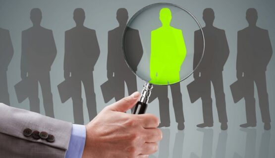 توضیحات رئیس قوه قضائیه در مورد قانون به‌کارگیری افراد در مشاغل حساس
