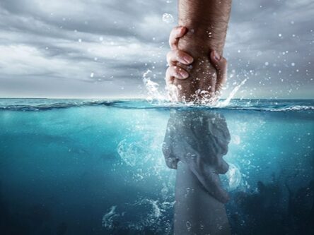 نجات جوان ۳۷ ساله از مرگ پس از غرق‌شدگی در دزفول