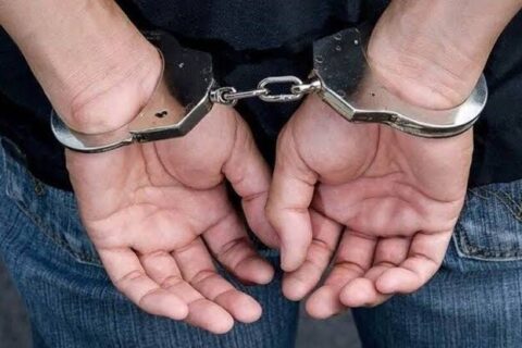 فردی با ادعای نفوذ در دستگاه قضایی دستگیر و روانه زندان شد